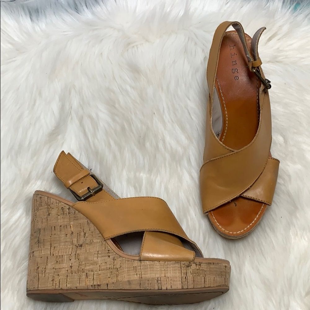 Hinge Hannah Tan Leather Wedge Sandals Size 7‎